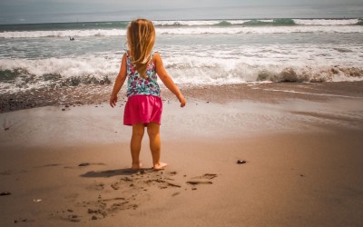 5 stvari koje dete uči na plaži i zašto je leto najvažniji period za razvoj