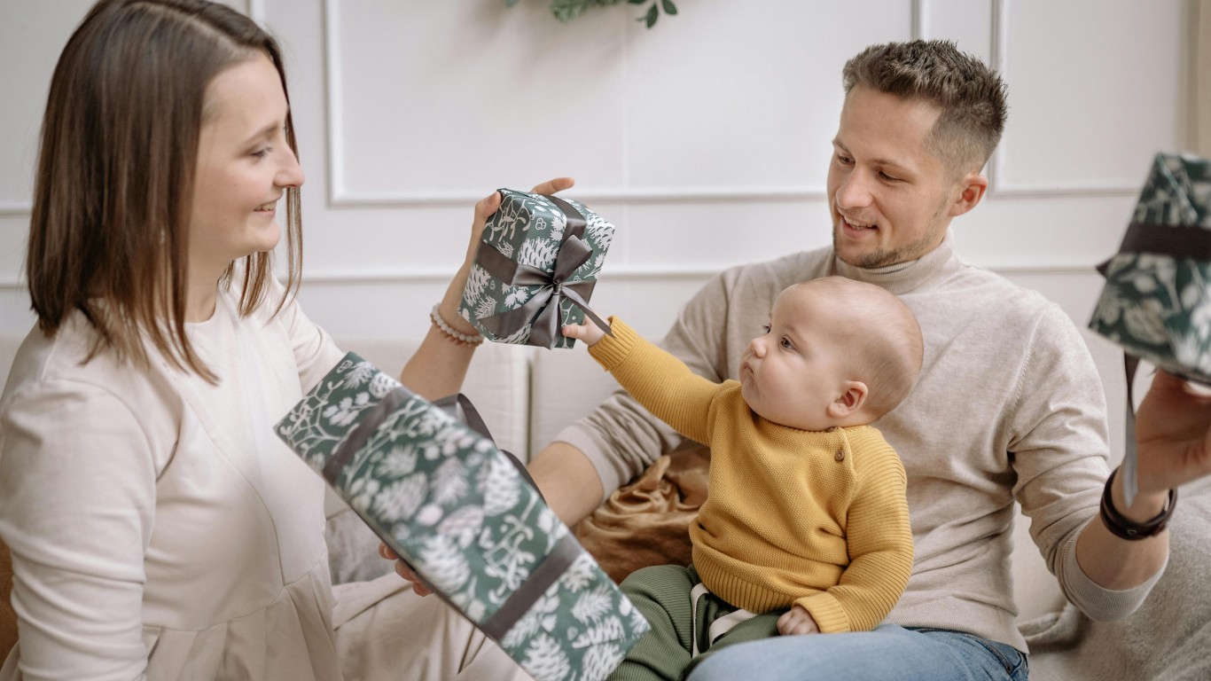 Guralica za bebe - najkorisniji  poklon za prvi rođendan