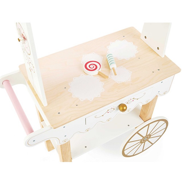 Kolica Sa Čajem I Poslasticama