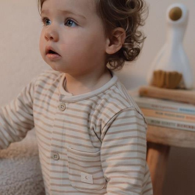 Jednodelna Pidžama Na Preklop - Natural Stripes Jednodelna Pidžama Na Preklop - Natural Stripes