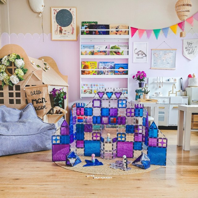 Kristalni Dvorac, 180 Delova