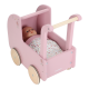 Drvena kolica za lutke u roze boji.