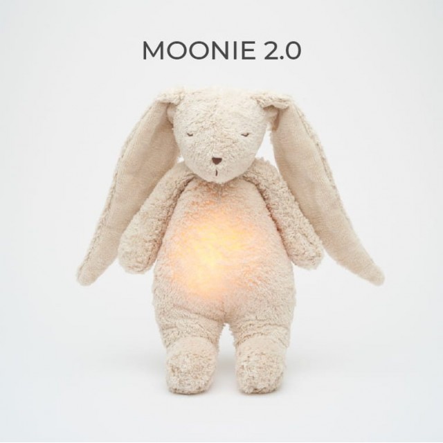 Moonie 2.0 Organic - Zeka Sand sa lampicom i umirujućim zvucima