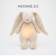Moonie 2.0 Organic - Zeka Sand sa lampicom i umirujućim zvucima
